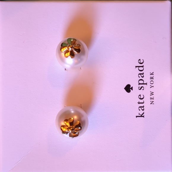NIB KATE SPADE PEARLS ON PEARLS STUD EARRINGS - Picture 10 of 13